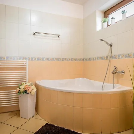 Elegance Apartment *